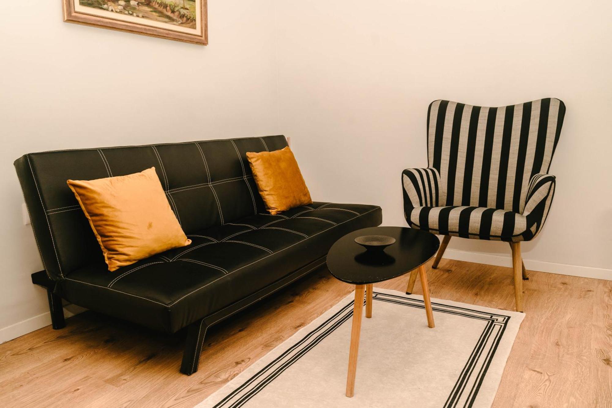 Studio Flat In Heart Of Тирана Екстериор снимка